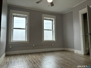 70 Center St in Shelton, CT - Building Photo - Building Photo