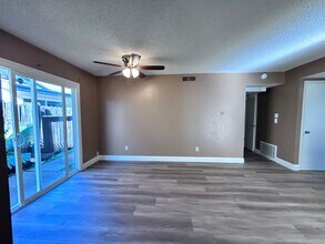 9137-9139 Tuolumne Dr in Sacramento, CA - Building Photo - Building Photo