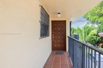 2368 SW 32nd Ave, Unit 2 in Miami, FL - Building Photo - Building Photo