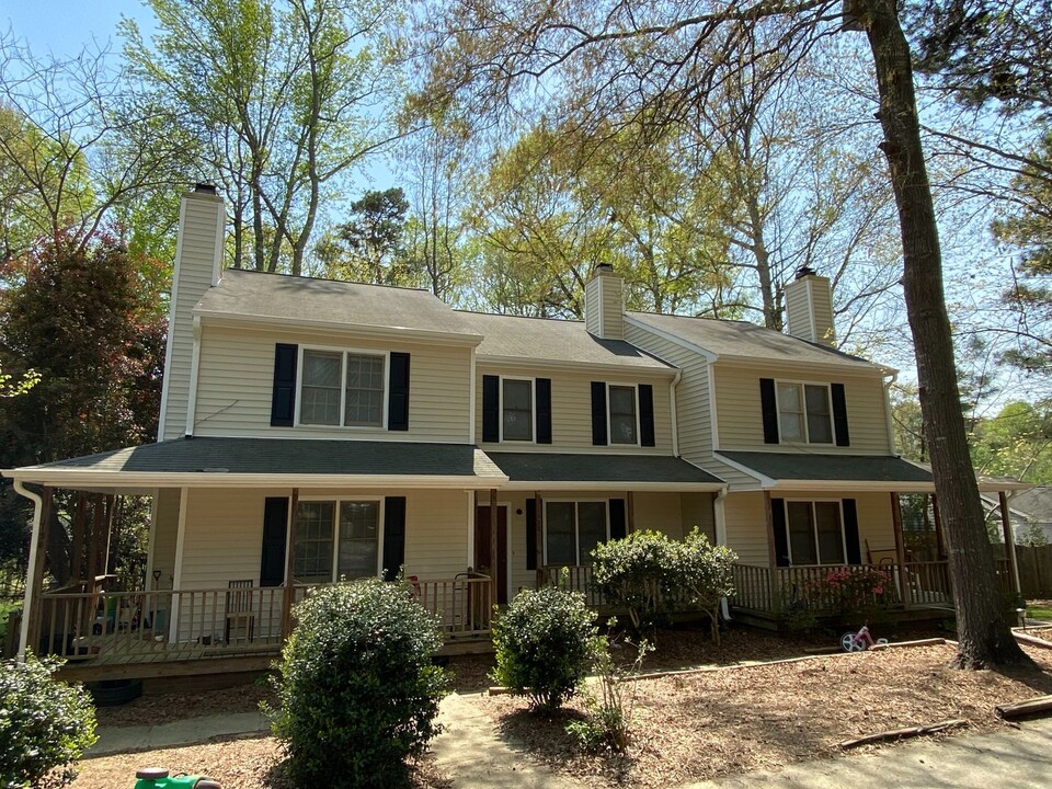 126-130 S Atley Ln in Cary, NC - Building Photo