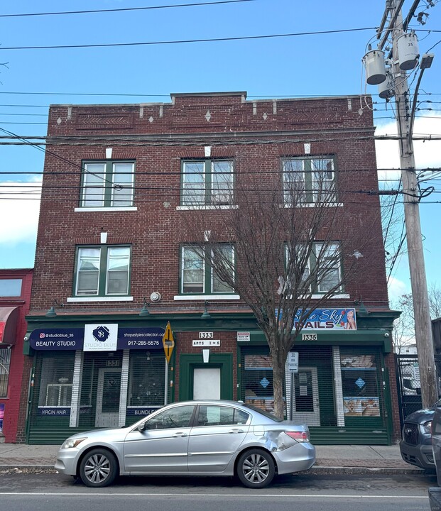 1333 E Main St in Bridgeport, CT - Building Photo