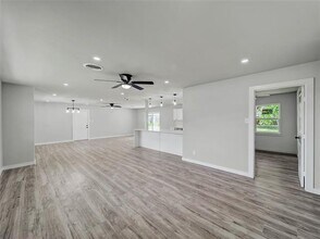 309 E Obuch St in Valley View, TX - Building Photo - Building Photo