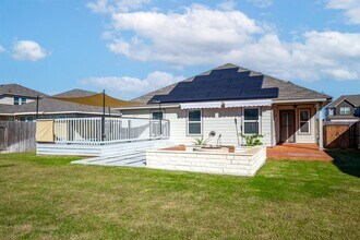 1014 Bluejack Wy in Hutto, TX - Building Photo - Building Photo