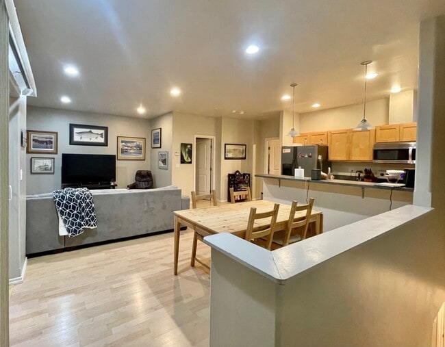 property at 3828 Lee Ct