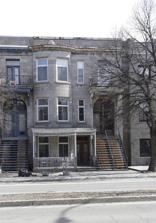 218-222 Saint-Joseph O in Montréal, QC - Building Photo