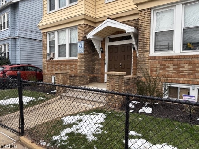 196 West End Ave in Newark, NJ - Building Photo - Building Photo