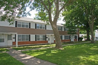 Carlisle Crest in Chillicothe, OH - Building Photo - Building Photo