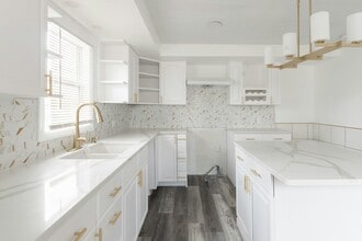 513 Henry St in Elyria, OH - Building Photo - Building Photo