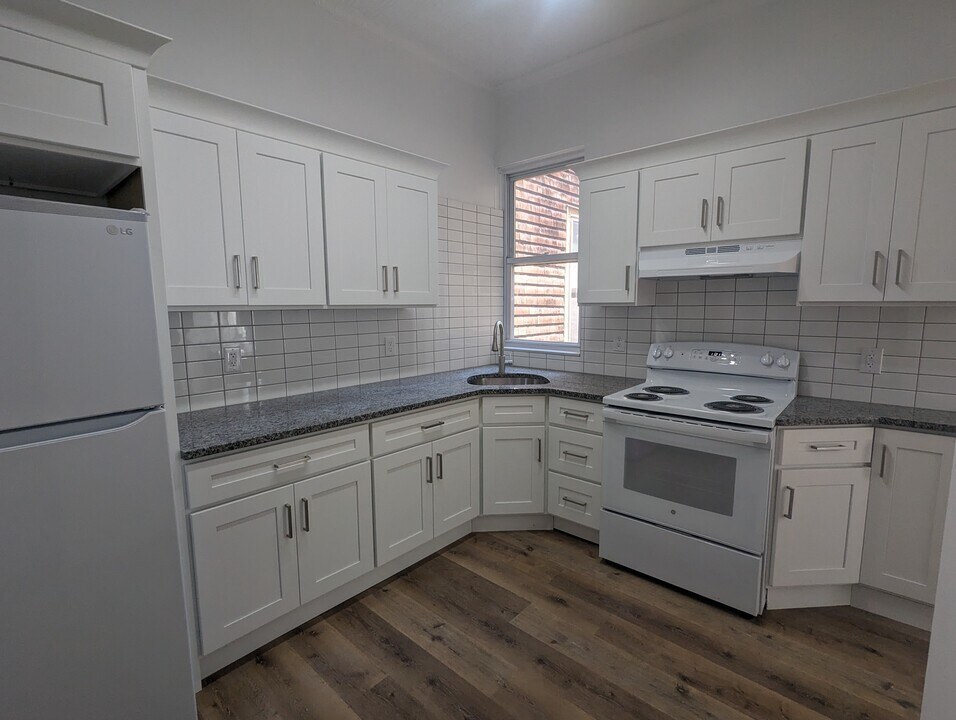 136A Sherman Ave in Jersey City, NJ - Building Photo