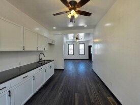 39 Holt St in Pittsburgh, PA - Building Photo