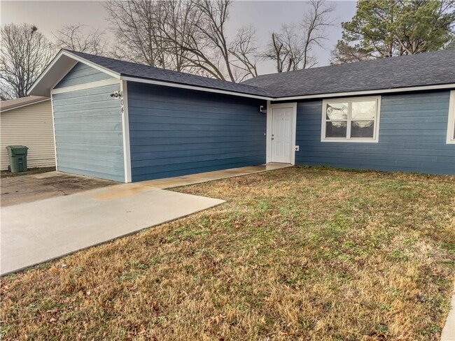 804 N 30th St in Rogers, AR - Building Photo - Building Photo