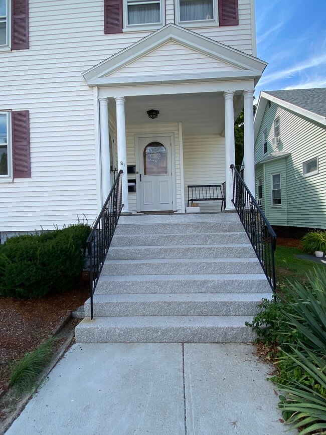 81 Sunnyside Ave Rentals in Winthrop, MA