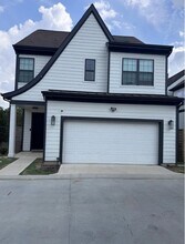 5505 Oakmont Villas Dr in Houston, TX - Building Photo - Building Photo