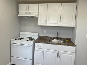 30 Standish Rd in Stamford, CT - Building Photo - Building Photo
