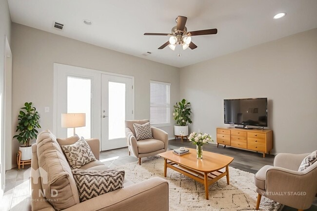 1730 N Reno Dr in Fayetteville, AR - Foto de edificio - Building Photo