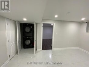 923 Guinness Cres in Ottawa, ON - Building Photo - Building Photo