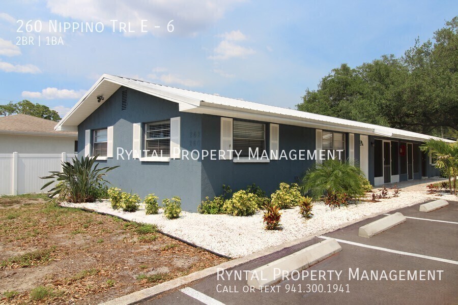 260 Nippino Trail E in Nokomis, FL - Building Photo