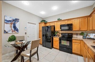 510 Spring Lake Cir in Tarpon Springs, FL - Building Photo - Building Photo