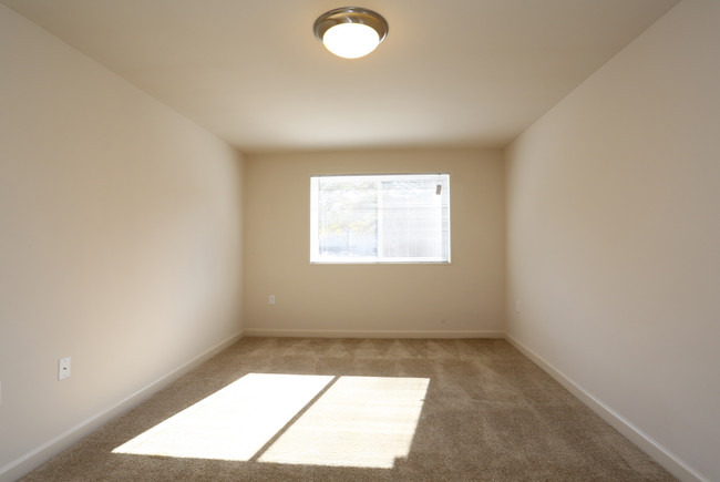 Overlook Apartments in Hyattsville, MD - Building Photo - Interior Photo