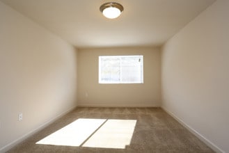 Overlook Apartments in Hyattsville, MD - Building Photo - Interior Photo