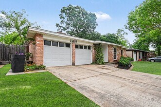 16807 David Glen Dr in Friendswood, TX - Building Photo - Building Photo