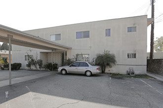 Shalimar Apartments in Downey, CA - Building Photo - Building Photo