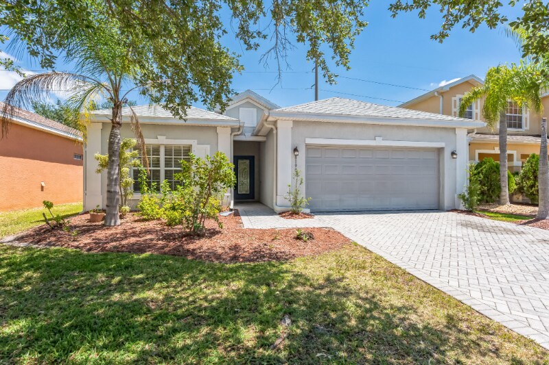 8190 Silver Birch Way in Lehigh Acres, FL - Building Photo