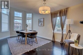 2971 Westoak Trails Blvd in Oakville, ON - Building Photo - Building Photo