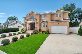 2694 Forest Ave in East Meadow, NY - Building Photo - Building Photo