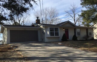 3719 Clearview Dr in Byrnes Mill, MO - Building Photo