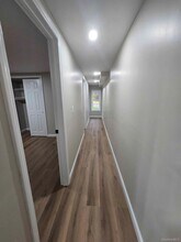 993 N Quaker Ln in Hyde Park, NY - Building Photo - Building Photo