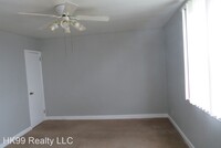 2742 Elbridge St photo'