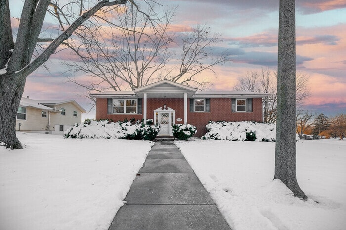 6809 N Kimberly Dr in Peoria, IL - Building Photo