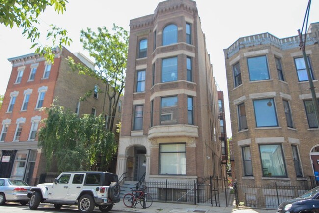1409 W Erie St, Unit M03B in Chicago, IL - Building Photo - Building Photo