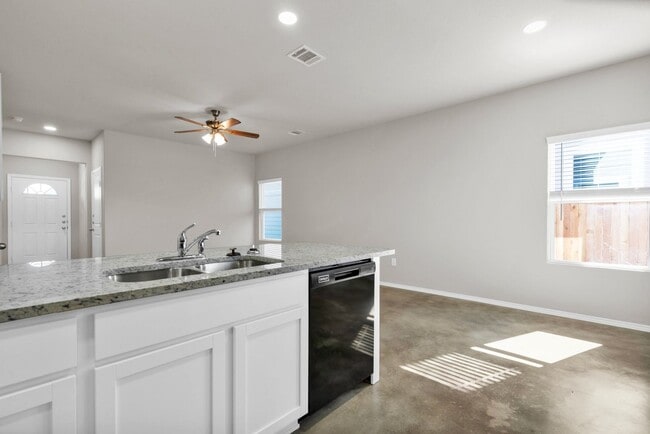 9426 Apple Ridge Ln in San Antonio, TX - Building Photo - Building Photo