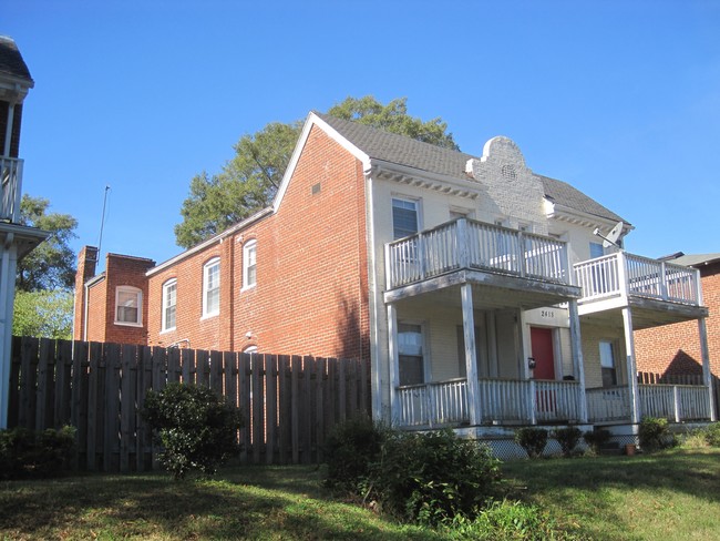 2418 Barton Ave in Richmond, VA - Foto de edificio - Building Photo