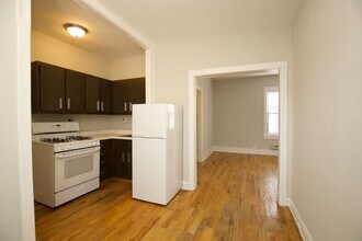 3722 N Pine Grove Ave in Chicago, IL - Building Photo - Building Photo