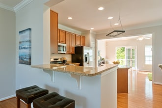 1979 Asheville Dr in Charlottesville, VA - Foto de edificio - Building Photo