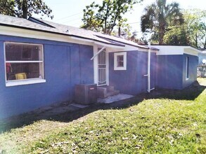 5201 Dodge Rd in Jacksonville, FL - Building Photo - Building Photo
