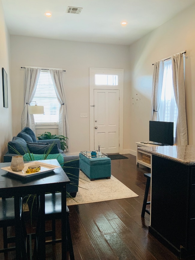 317 S Salcedo St, Unit 317