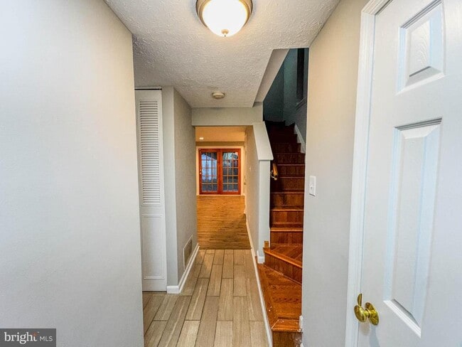 property at 117 Villa Knoll Ct
