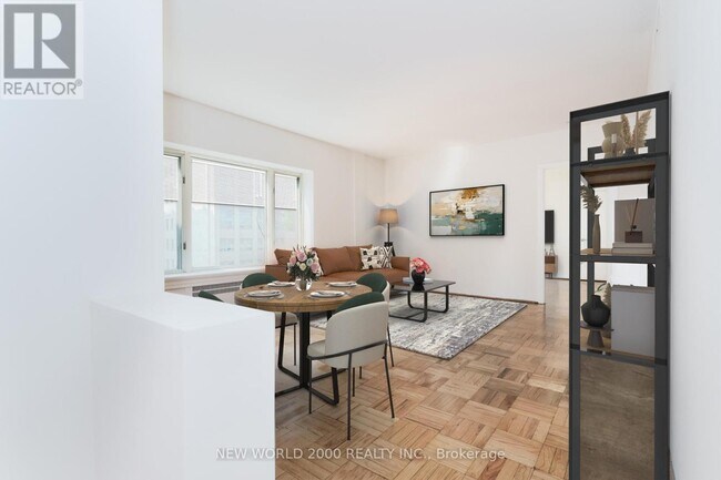 110 St Clair Ave W in Toronto, ON - Building Photo - Building Photo