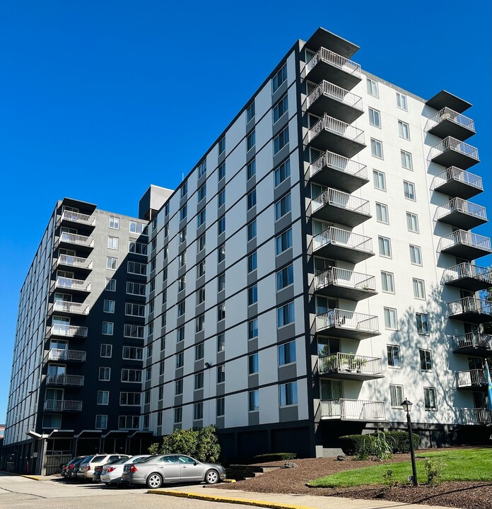 The Towers/Fir Hill in Akron, OH - Building Photo