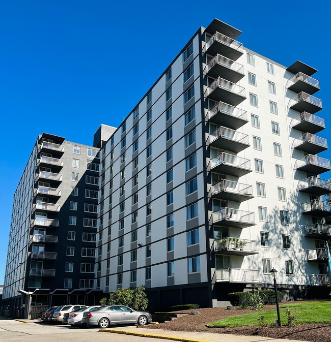 The Towers/Fir Hill in Akron, OH - Building Photo - Building Photo