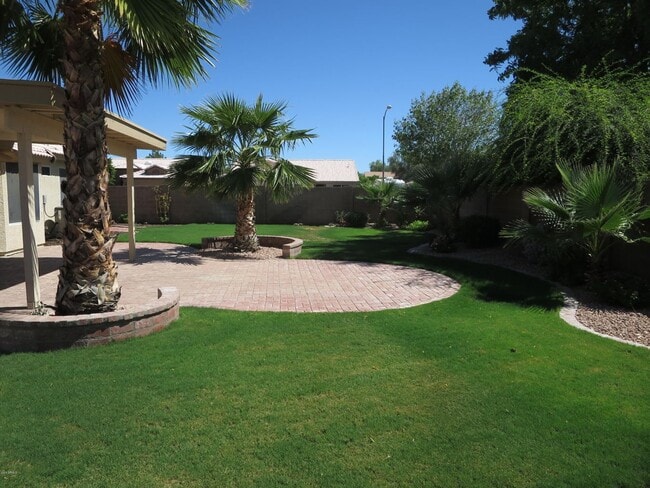 9139 W Davis Rd in Peoria, AZ - Building Photo - Building Photo