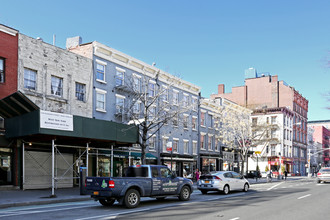 561-567 Hudson St in New York, NY - Building Photo - Building Photo