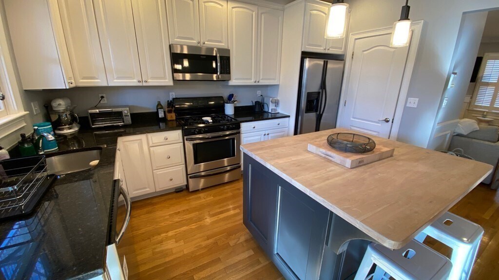 518 E 8th St in Boston, MA - Building Photo
