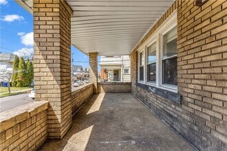 825 Alhambra Rd in Cleveland, OH - Building Photo - Building Photo