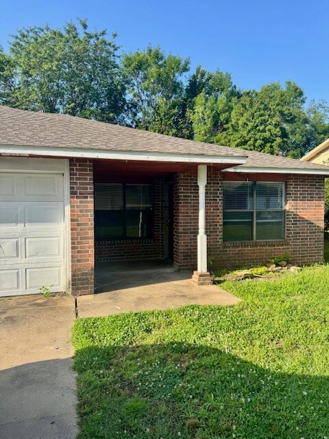 property at 2417 W Mary Dr