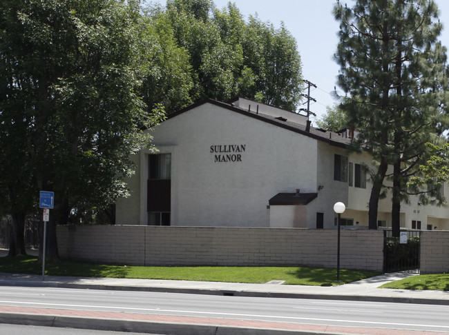 Sullivan Manor in Santa Ana, CA - Building Photo - Building Photo